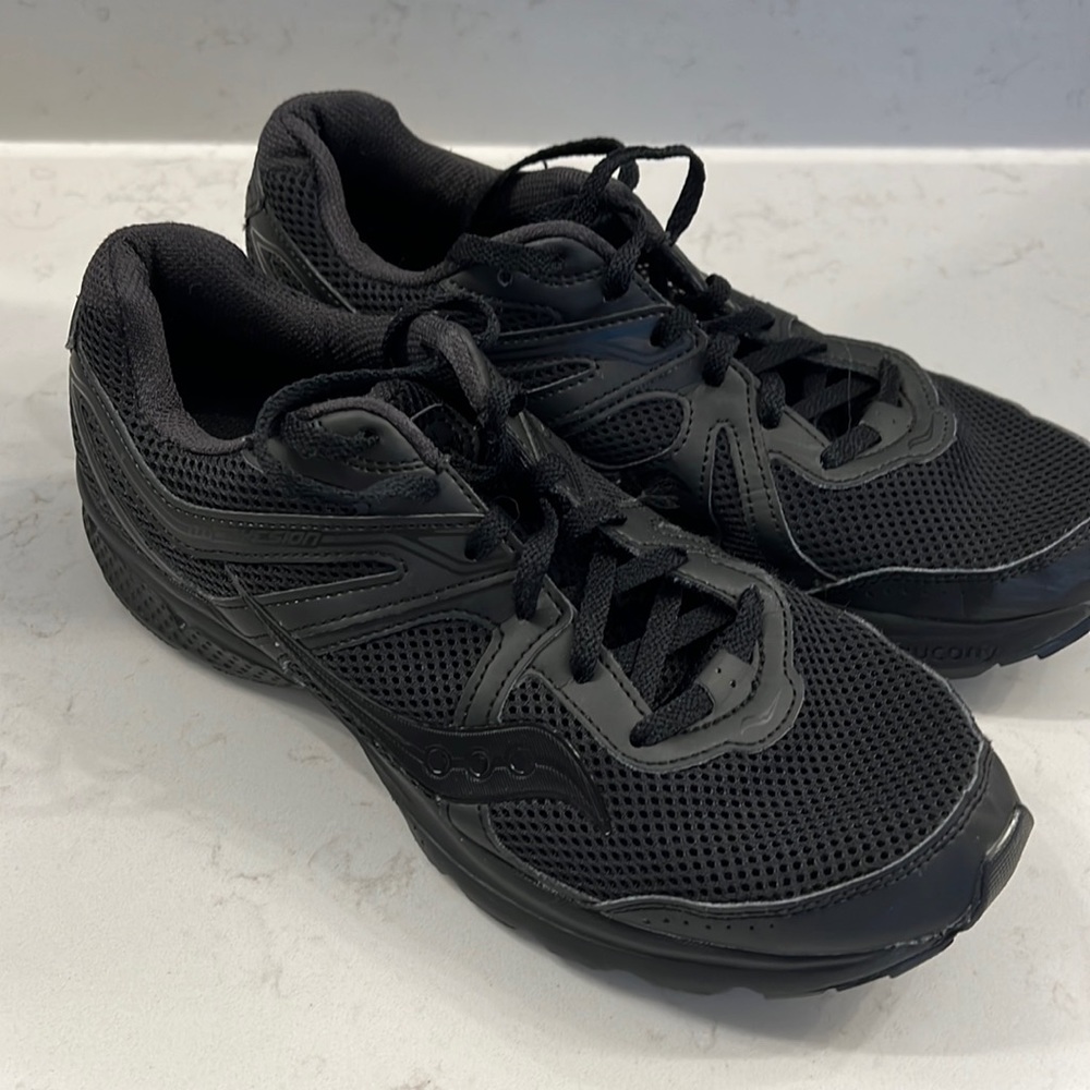 Saucony black Men’s Sz 8